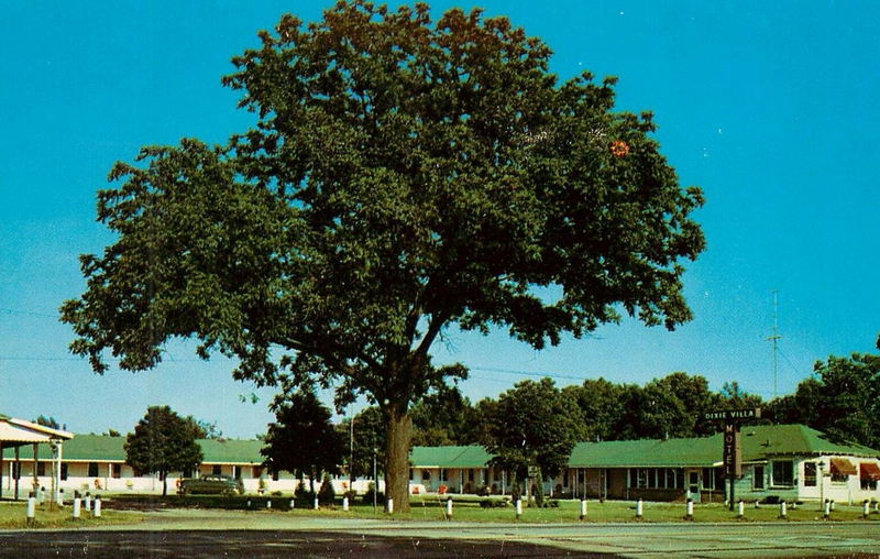 Dixie Villa Motel - Vintage Postcard (newer photo)